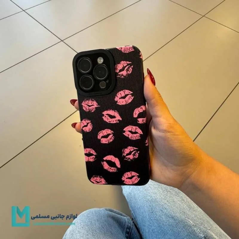 اور فانتزی راه‌راه مشکی طرح لب صورتی