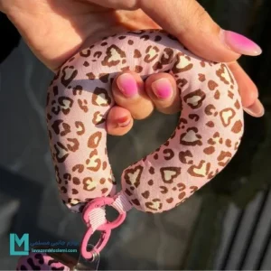 قاب گوشی دخترانه کلاسیک پلنگی آویزدار کد C3376 | لوازم جانبی مسلمی