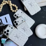 قاب گوشی لوکس لویی ویتون لنز سفید کد C3525 | لوتزم جانبی مسلمی
